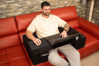 Unverzichtbar in jedem Gaming und Home Office Setup: Der Couchmaster® CYBOSS