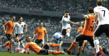 PES 2012: Teammate Control erlaubt es, zwei Spieler gleichzeitig zu kontrollieren