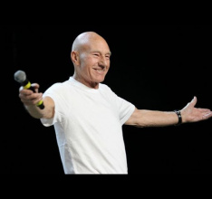 Patrick Stewart Is Returning To Star Trek!
