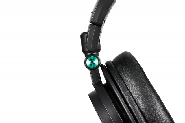 Audio-Technica x Hatsune MikuNews  |  DLH.NET The Gaming People