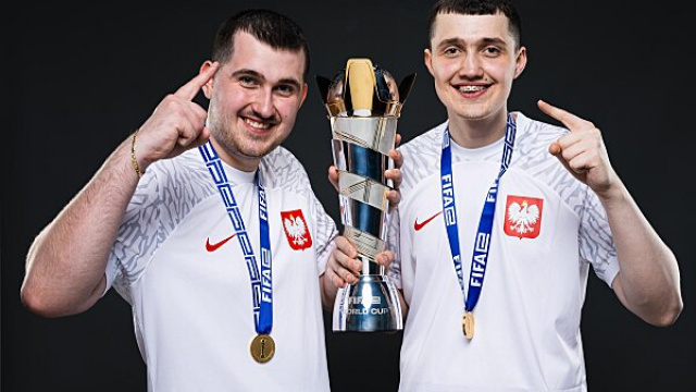 Weltmeister! Beim FIFAe World Cup 25™ mit eFootball™